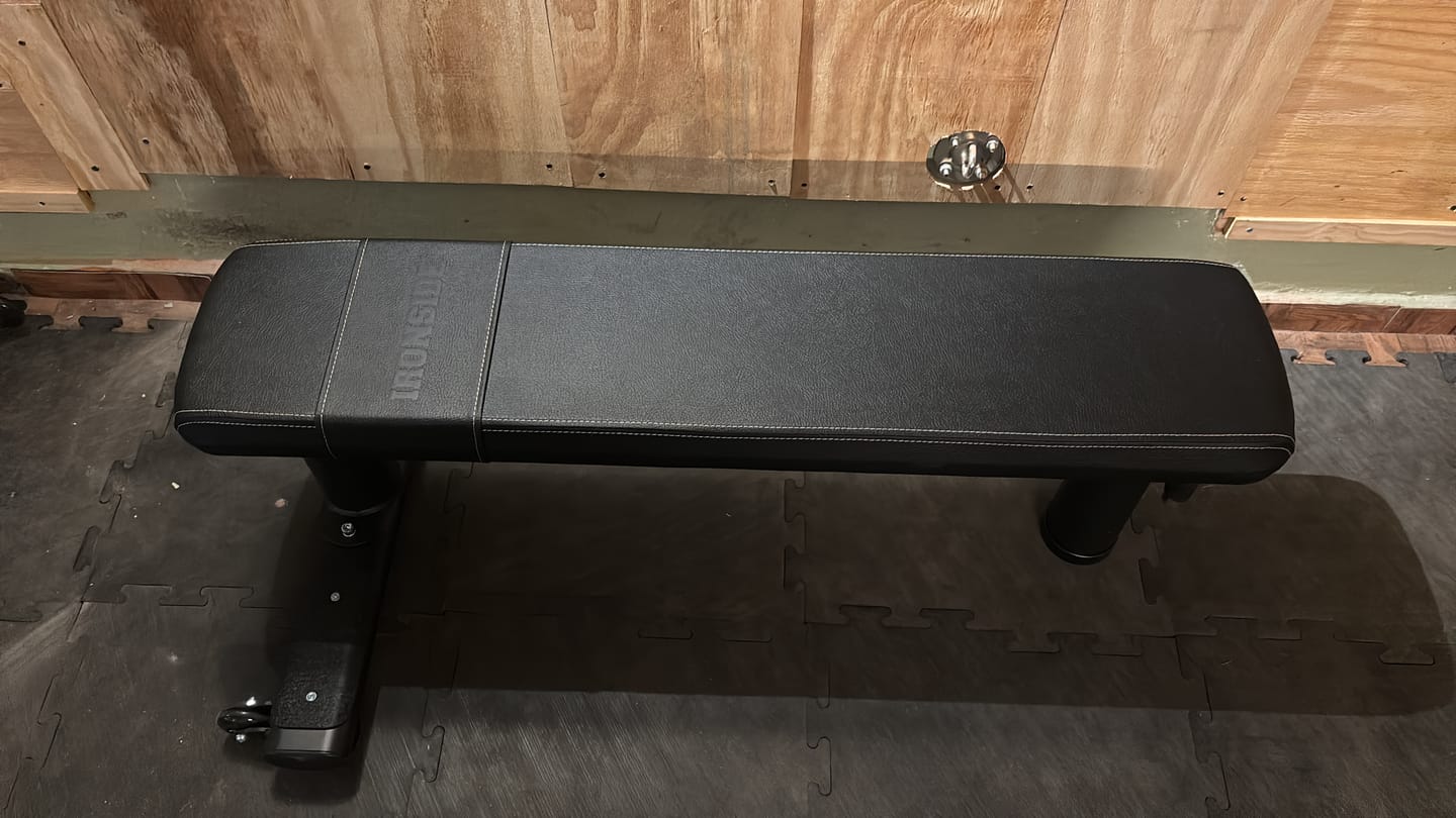 Customer photo review of Banco Plano Comercial IRONSIDE Luxe