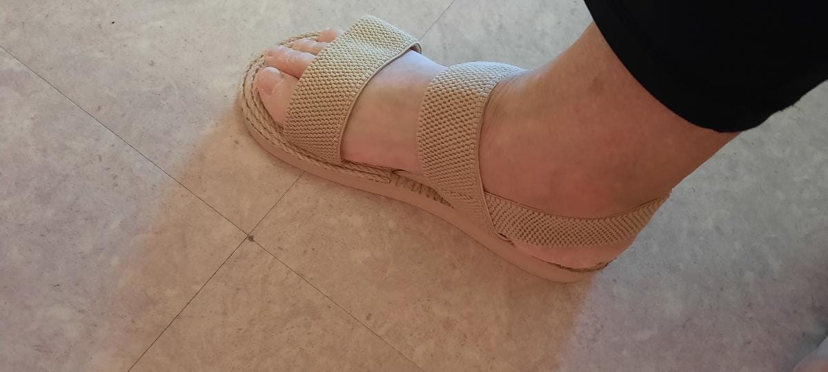 Customer photo review of Sandales compensées à brides élastiques