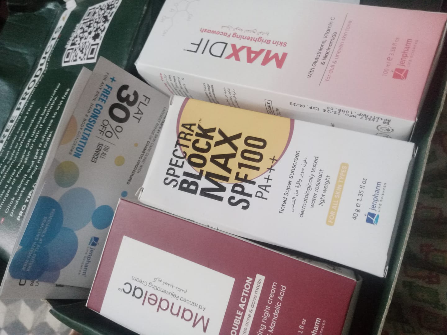 Customer photo review of Maxdif Brightening Moisturizer