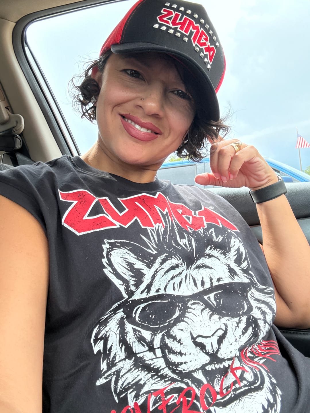 Customer photo review of Rock 'n' Roll Extended Shoulder Loose Tank
