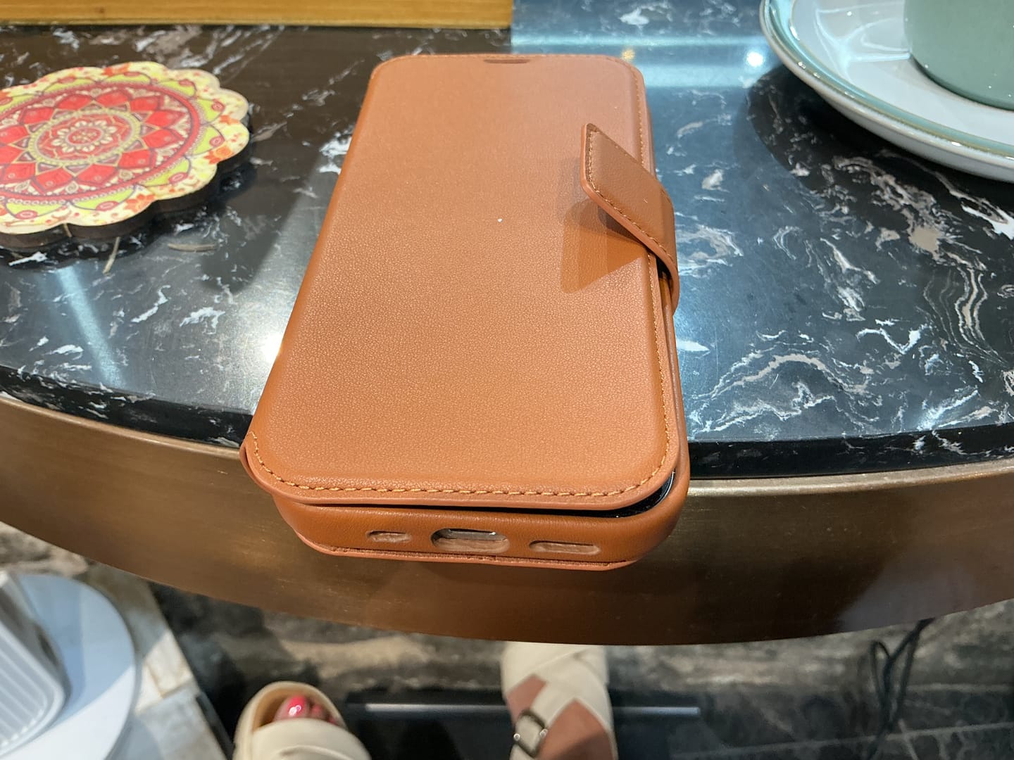Customer photo review of iPhone 16 Pro 2-in-1 Detachable Leather Wallet Case - MagSafe - Cognac Brown