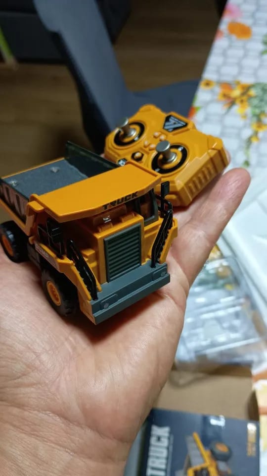 Customer photo review of NanoFleet Pro™ | 1:64 Die-Cast Engineering Desk Rig