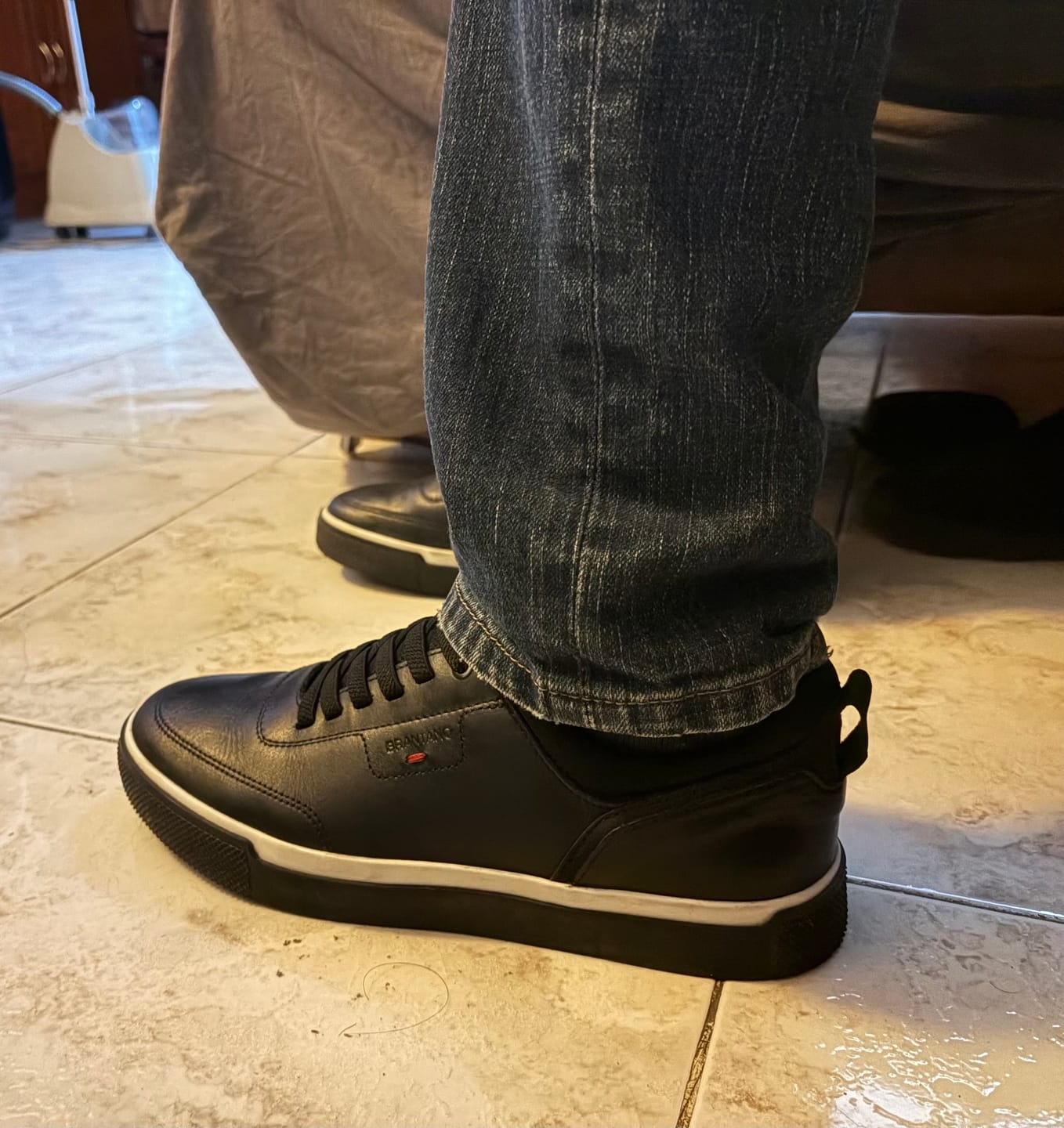 Customer photo review of SNEAKER CASUAL AGUJETA ELÁSTICA PIEL NEGRO
