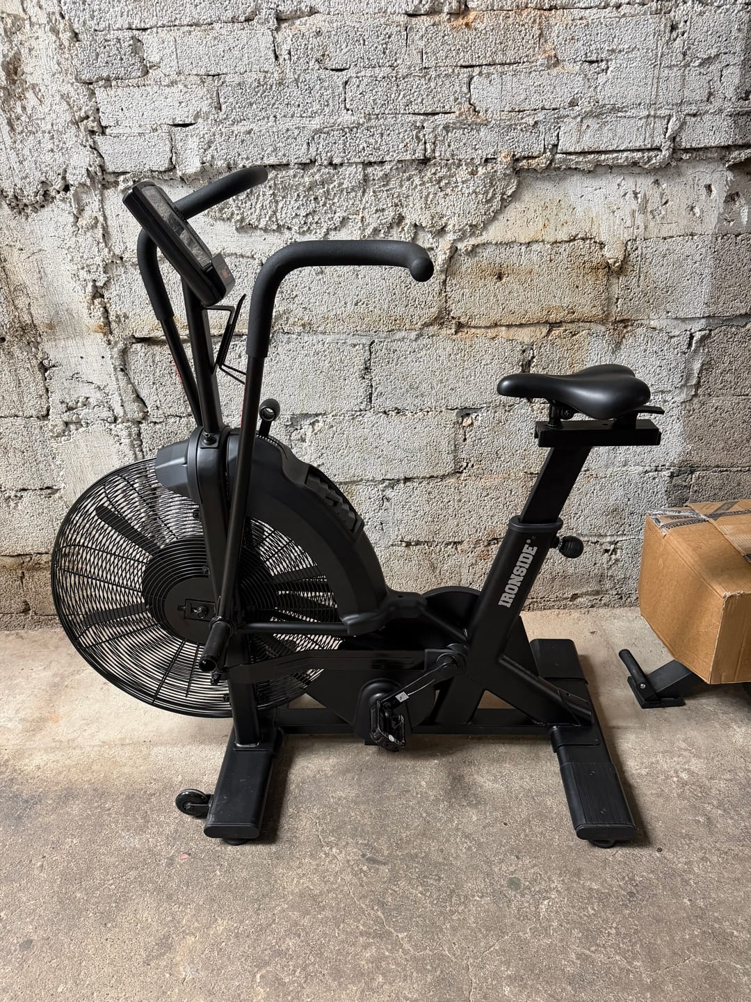 Customer photo review of Air Bike Comercial IRONSIDE Glam