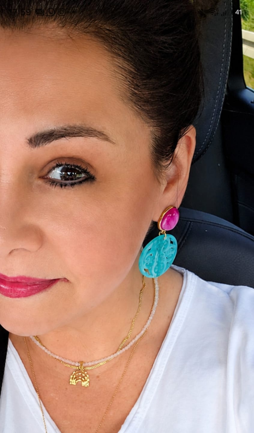Customer photo review of Pinke Ohrringe Papadopoli mit rundem Ornament in Türkis von AmuseToi