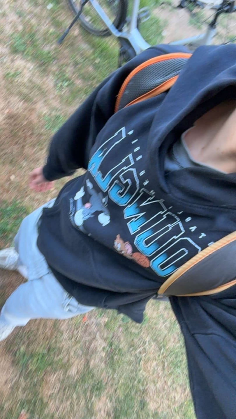 Customer photo review of 5047 - Tom & Jerry Pullover