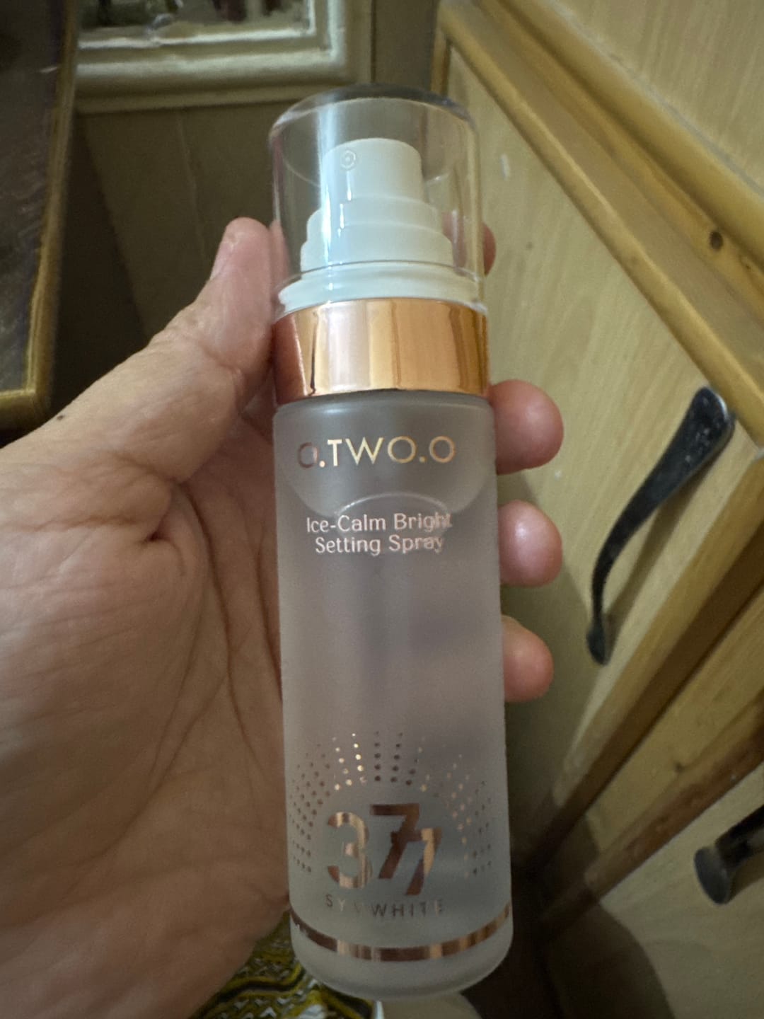 Customer photo review of O.TWO.O ICE CALM BRIGHT SETTING SPRAY