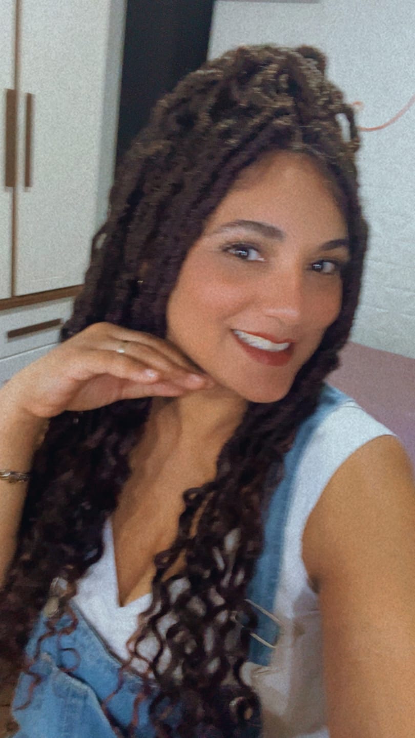 Customer photo review of Nu Locs MLS 620 -- Morena Iluminada 1B30