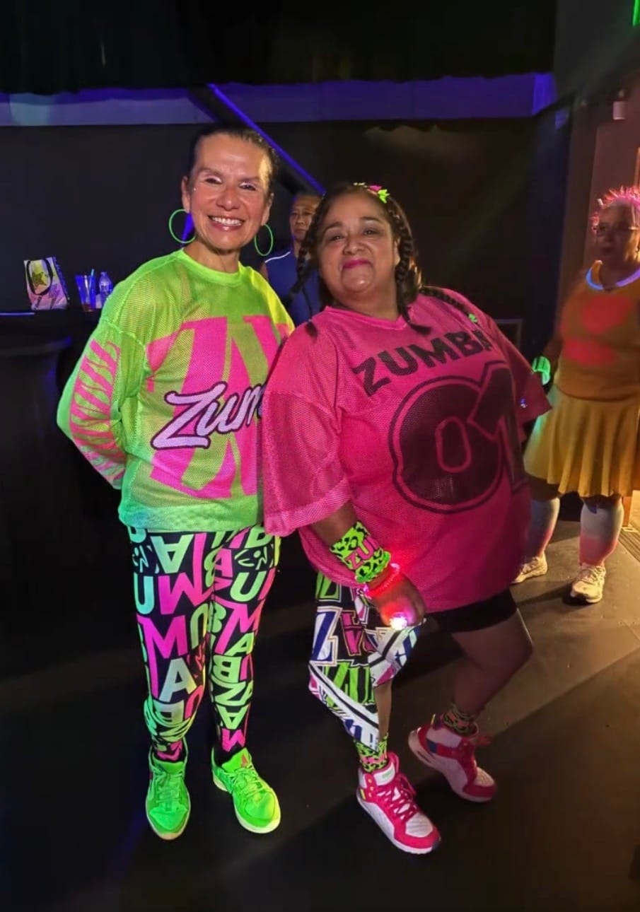 Customer photo review of Ultrabright Oversized Mesh V-Neck Top