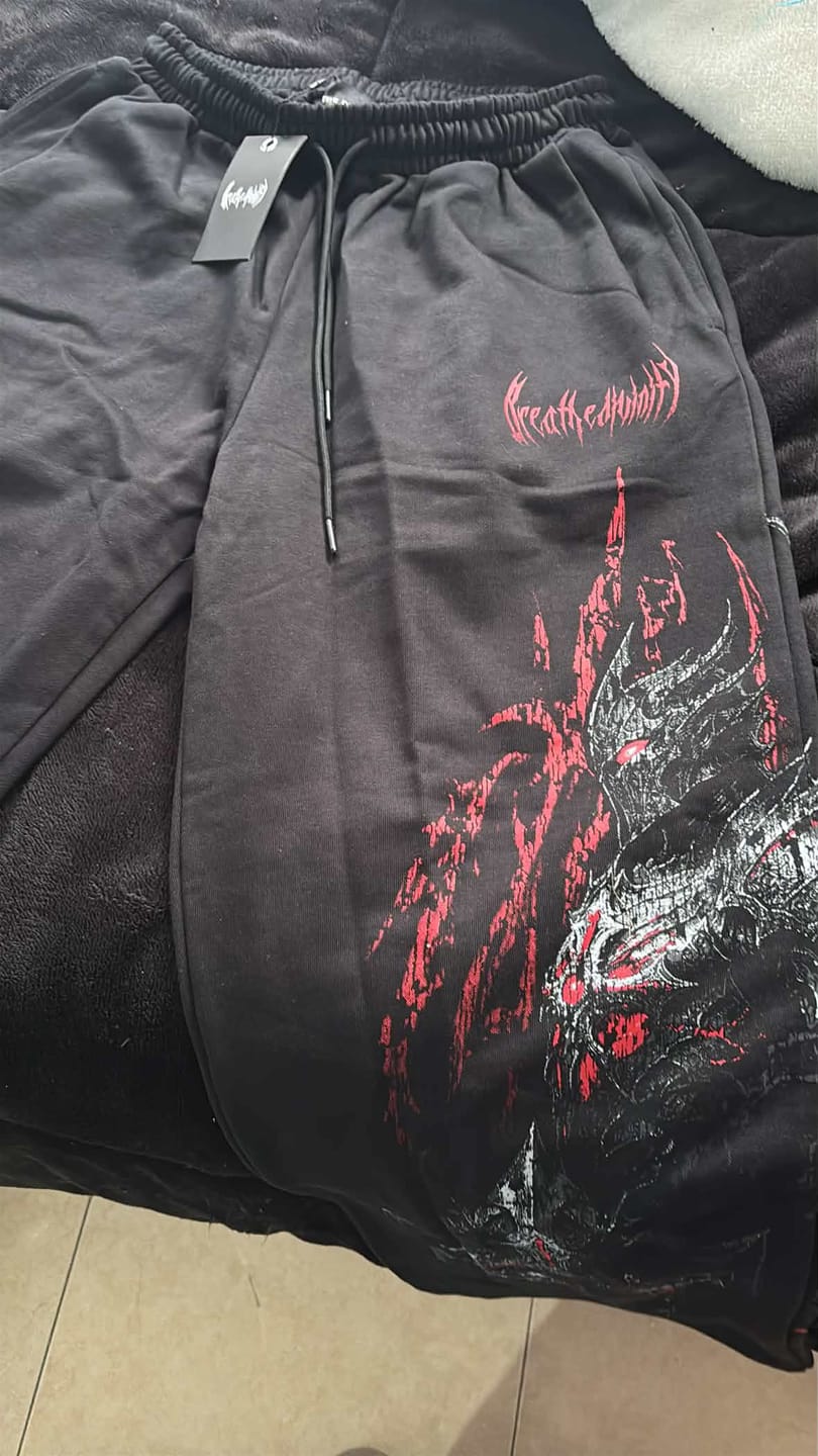 Customer photo review of FALLEN KNIGHT UNCUFFED BANANA SHAPE SWEATPANTS