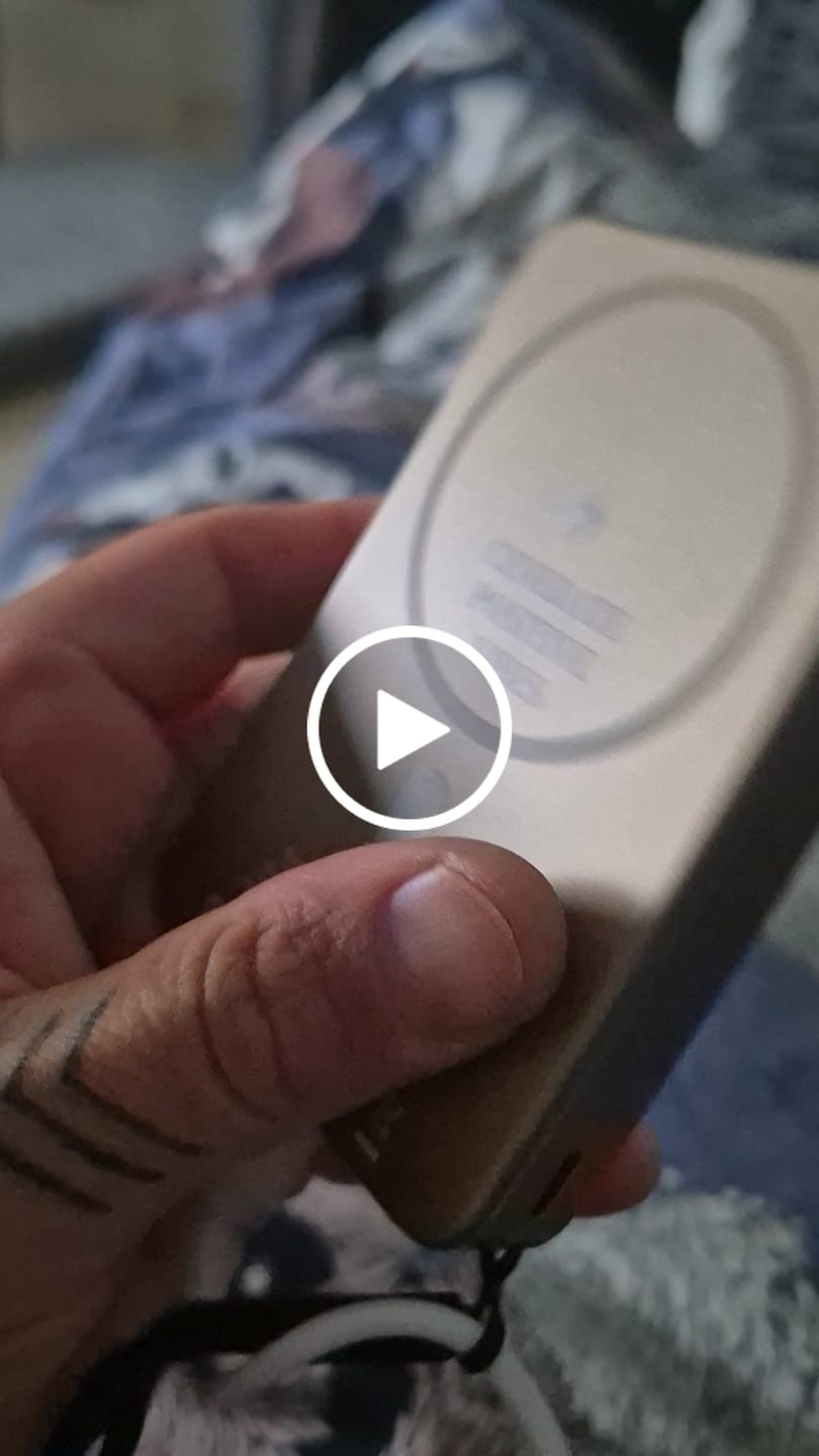 Customer video review of TenPower 10 000 mAh+näyttö