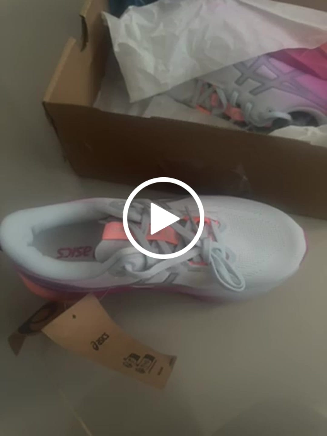 Customer video review of Asics Novablast 5 Sunny Sizzle Mujer Sky Digital Sakura