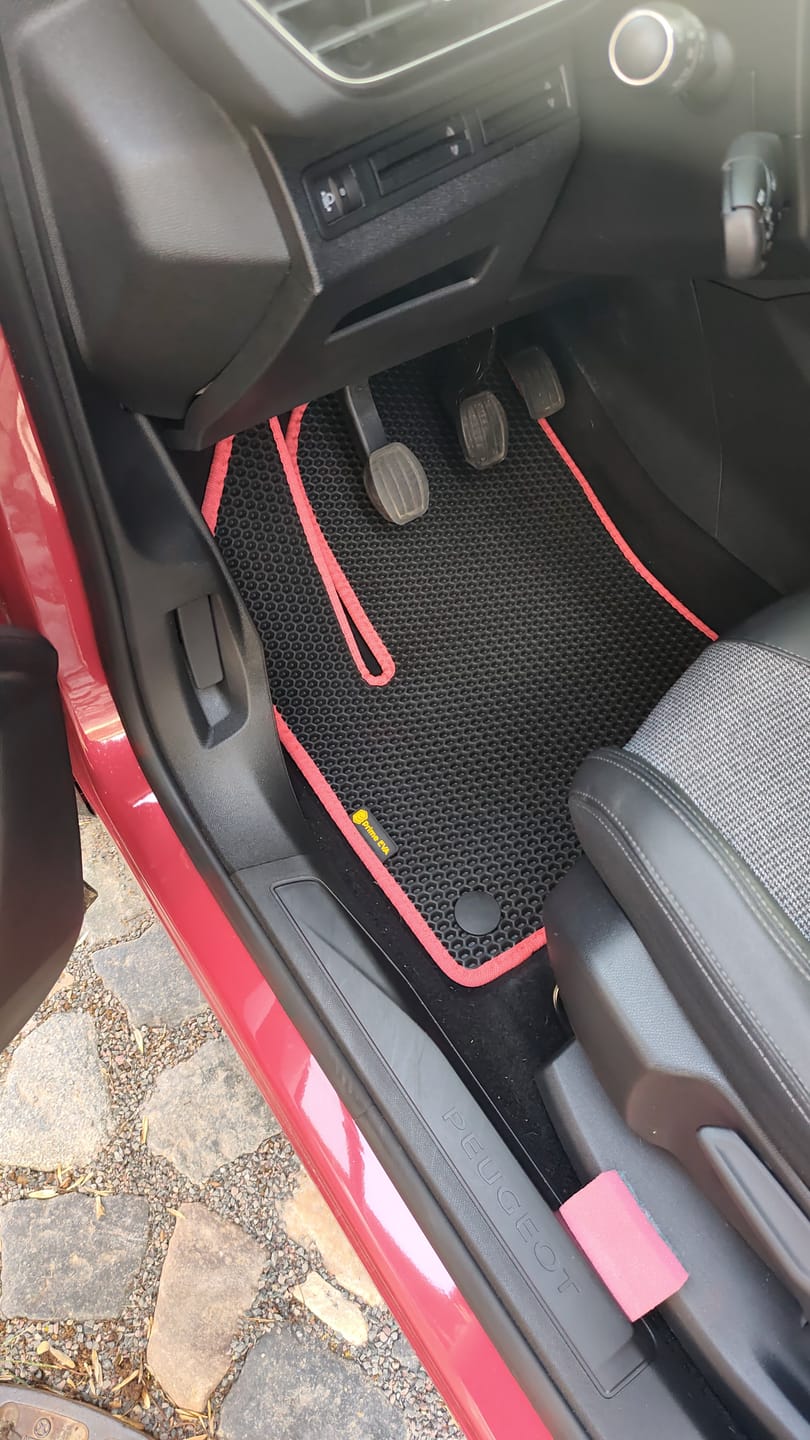 Customer photo review of Auto Fußmatten nach Maß - Komplettset