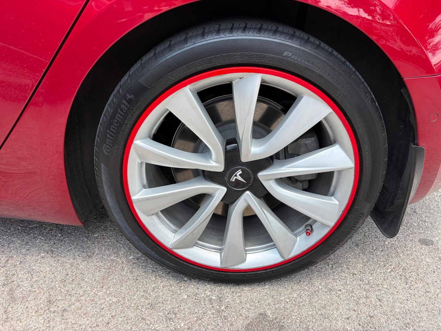 Customer photo review of Aluminum Alloy Wheel Rim Protector for Tesla All Models (5 PCS) (2012-2025)
