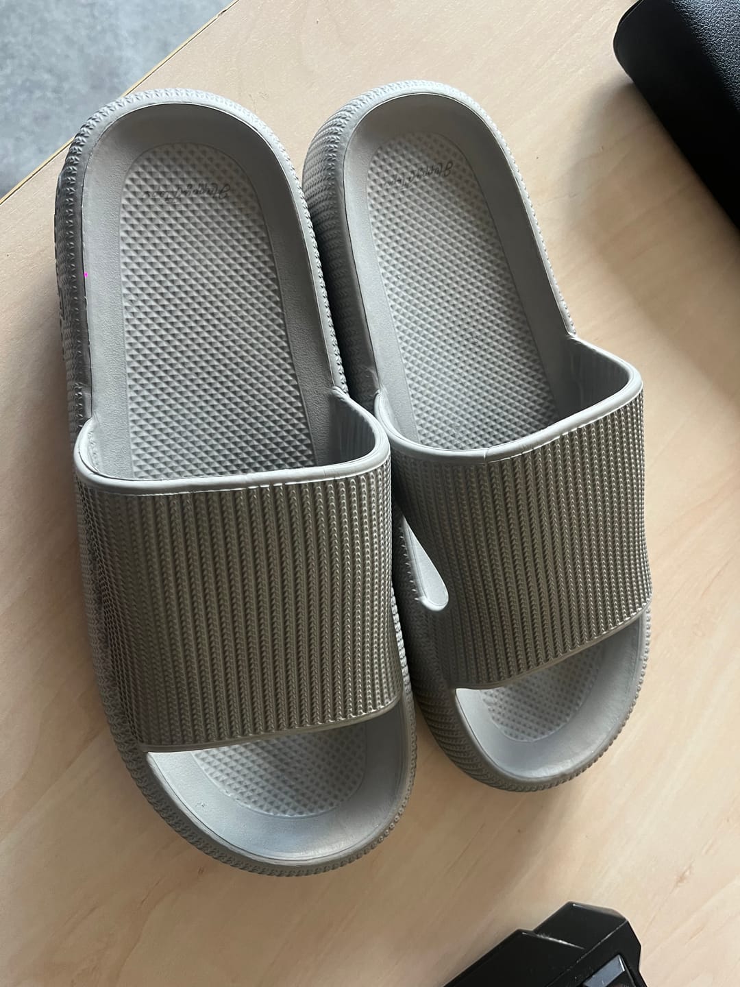Customer photo review of HappyFlops Original