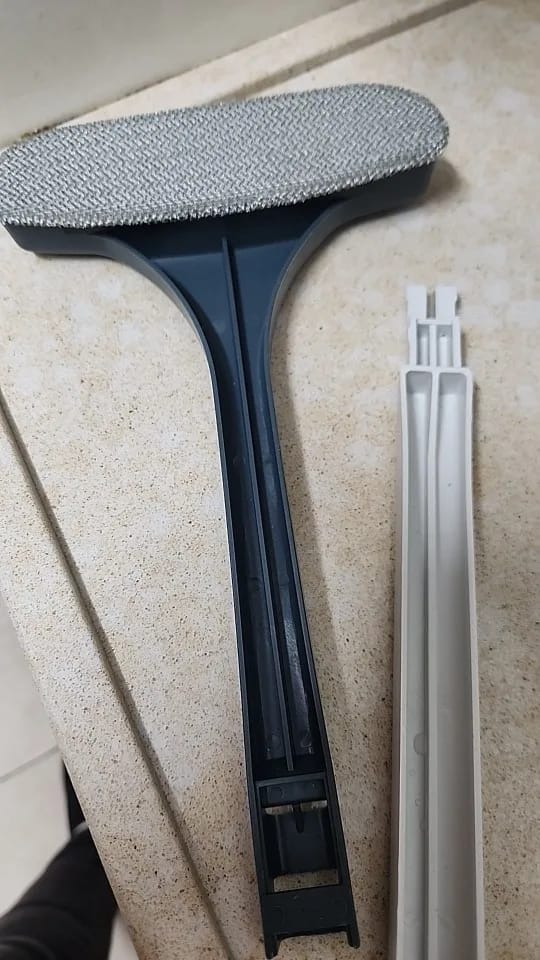 Customer photo review of Spazzola per finestre e zanzariere, pulizia asciutta e bagnata