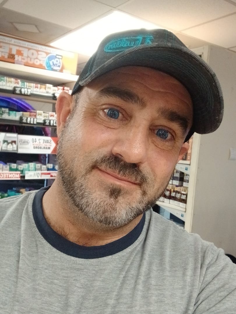 Customer photo review of Vega tricolor Blue Prescription Colored Contact Lenses