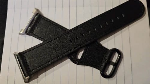 Customer photo review of Samsung Galaxy Genuine Leather Watch Band Replacement Watch8/Watch8 Classic/Watch9