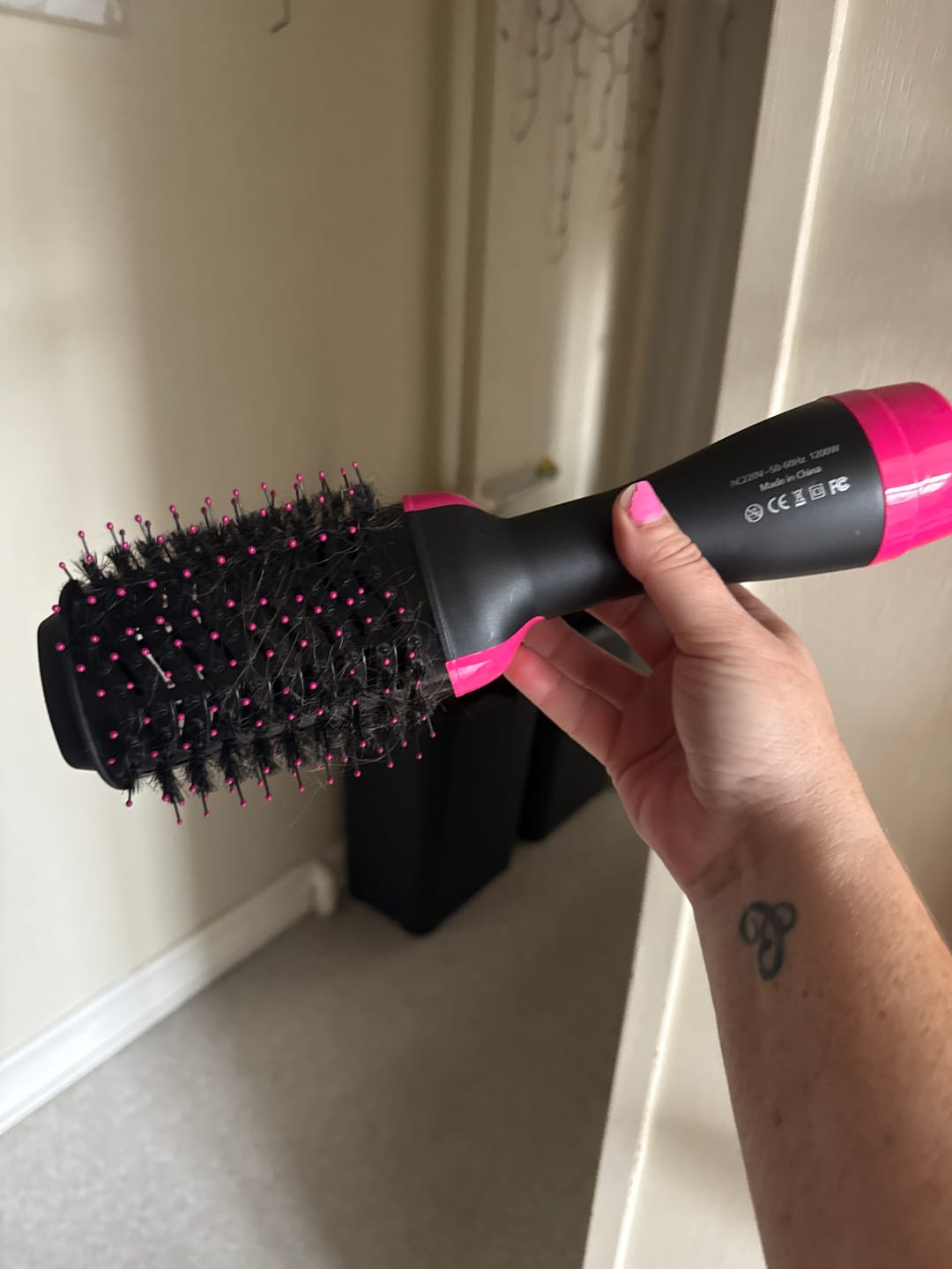 Customer photo review of BlowOut Pro™ Varmluftsbørste - Skab Fylde og Glans med Skånsom Styling