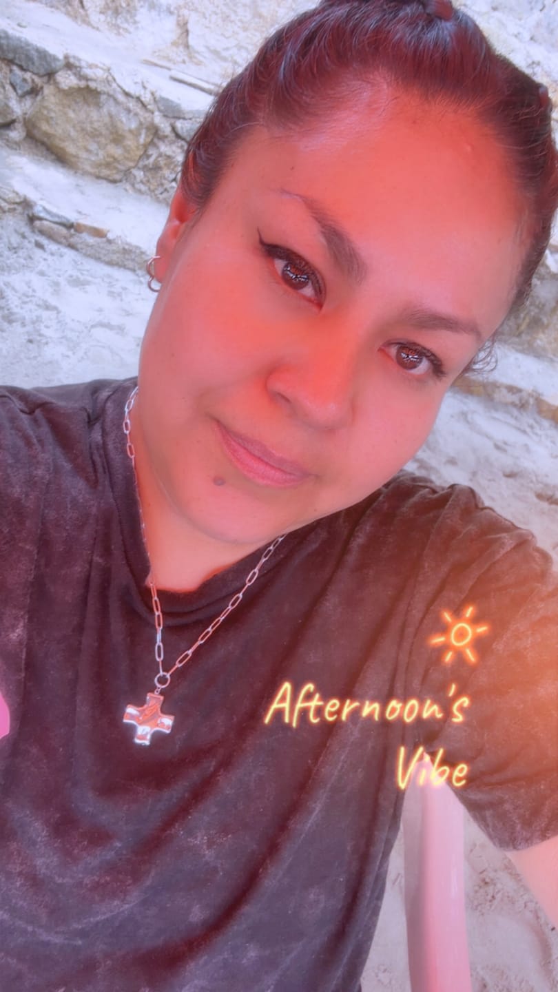 Customer photo review of Collar Saint Plata
