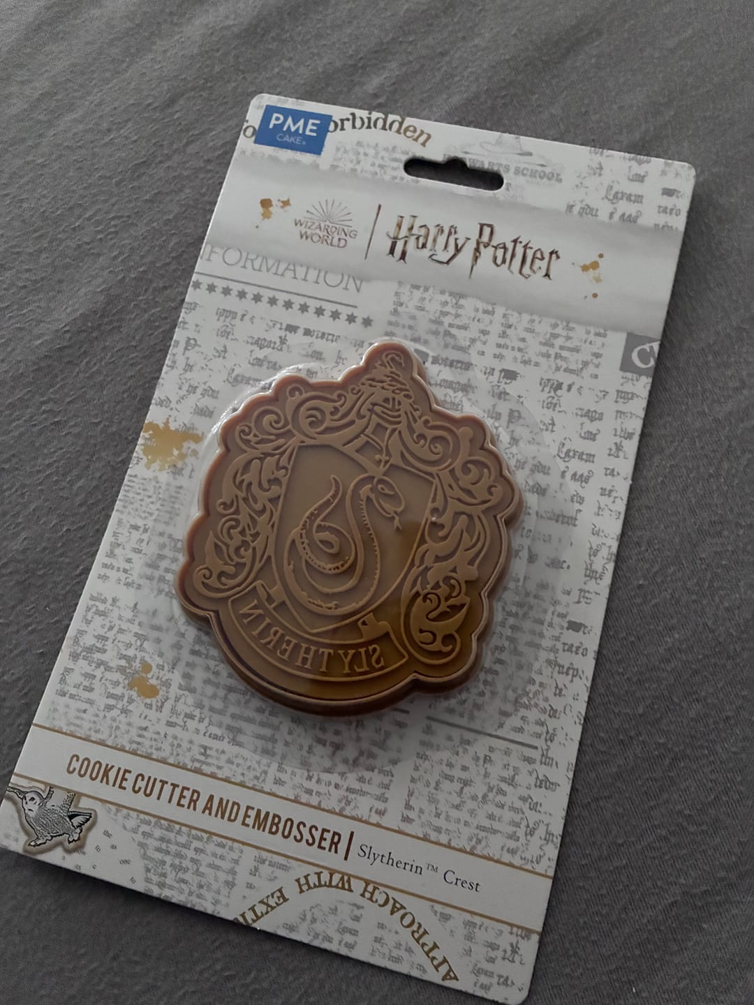Customer photo review of Harry Potter Ausstecher – Slytherin Wappen