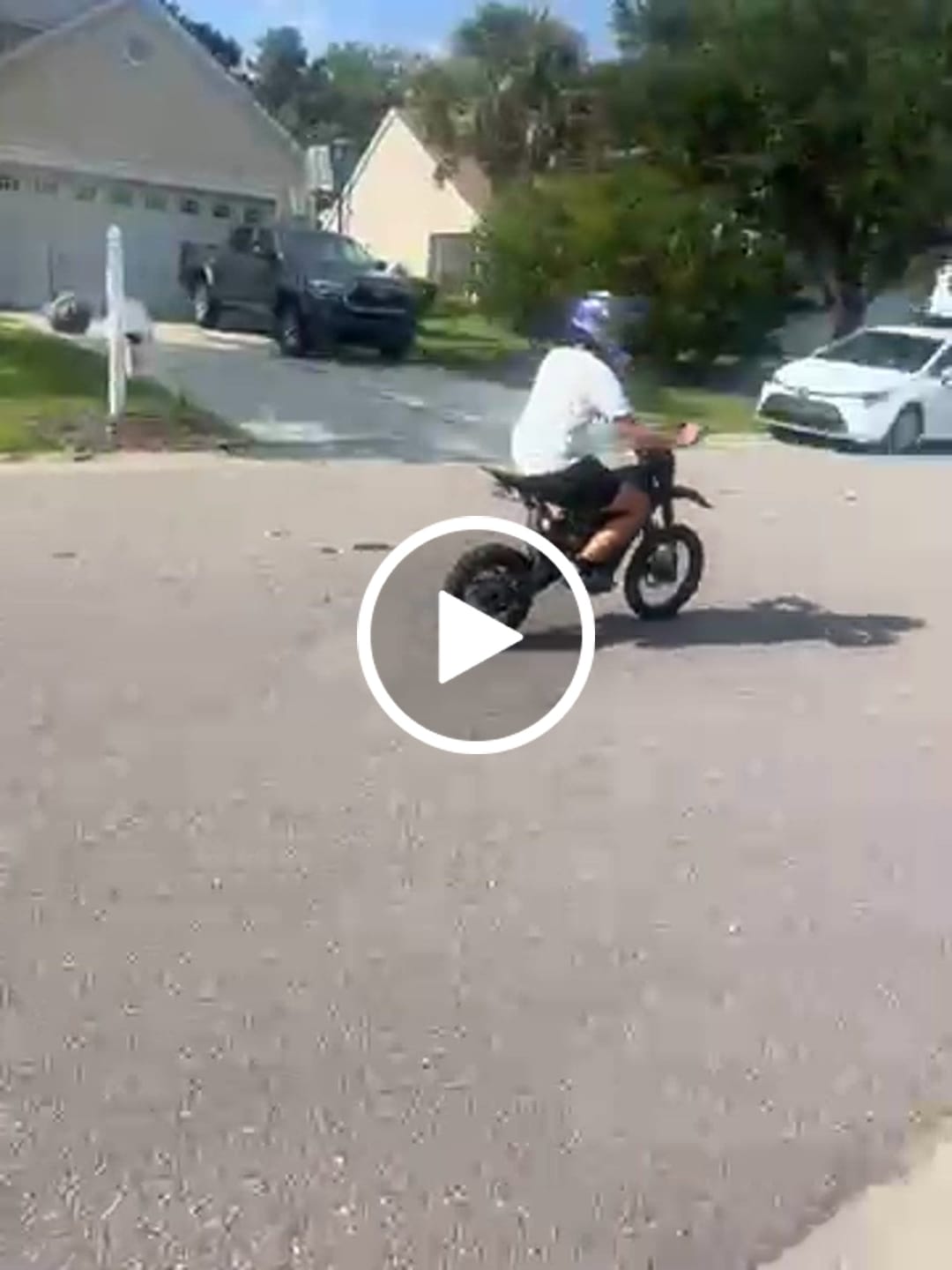 Customer video review of Eskute® NOVA X 4000W Electric Dirt Bike