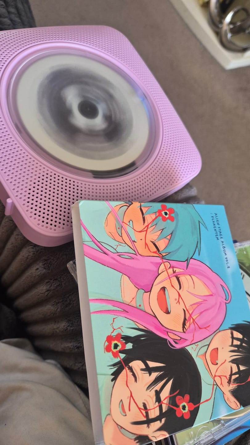 Customer photo review of Alien Stage - Album