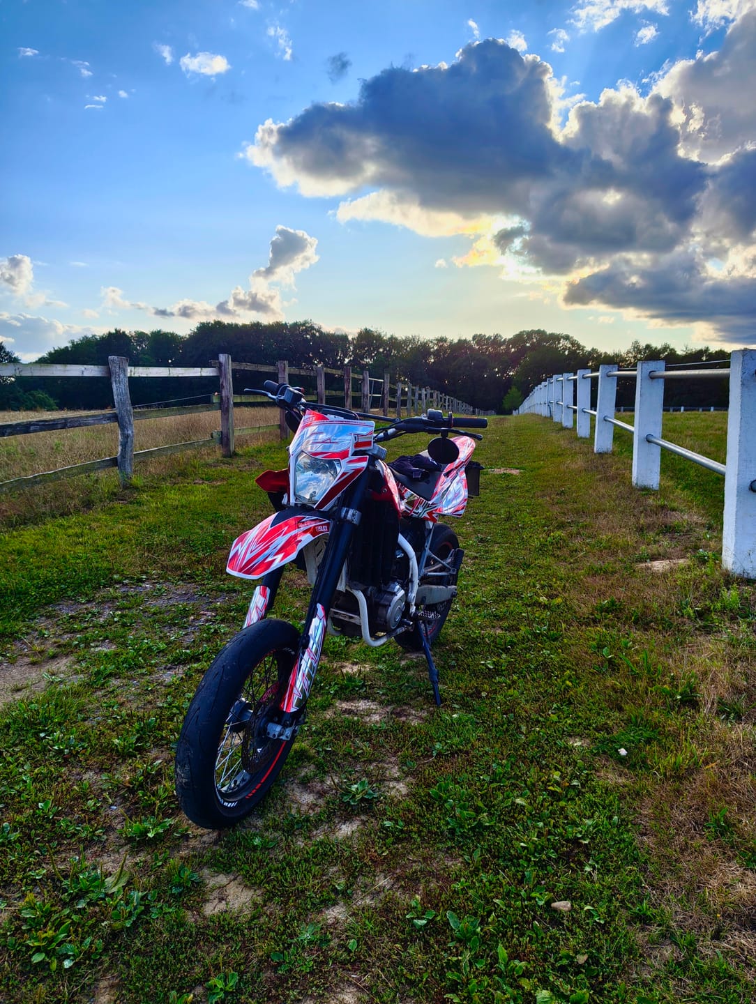 Customer photo review of WISTYMOTO - GRAPHICS KIT