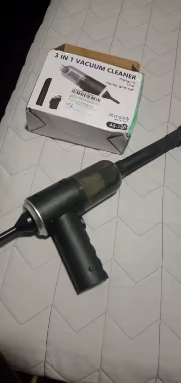 Customer photo review of MiniVac - En trådlös dammsugare för bilen och hemmet