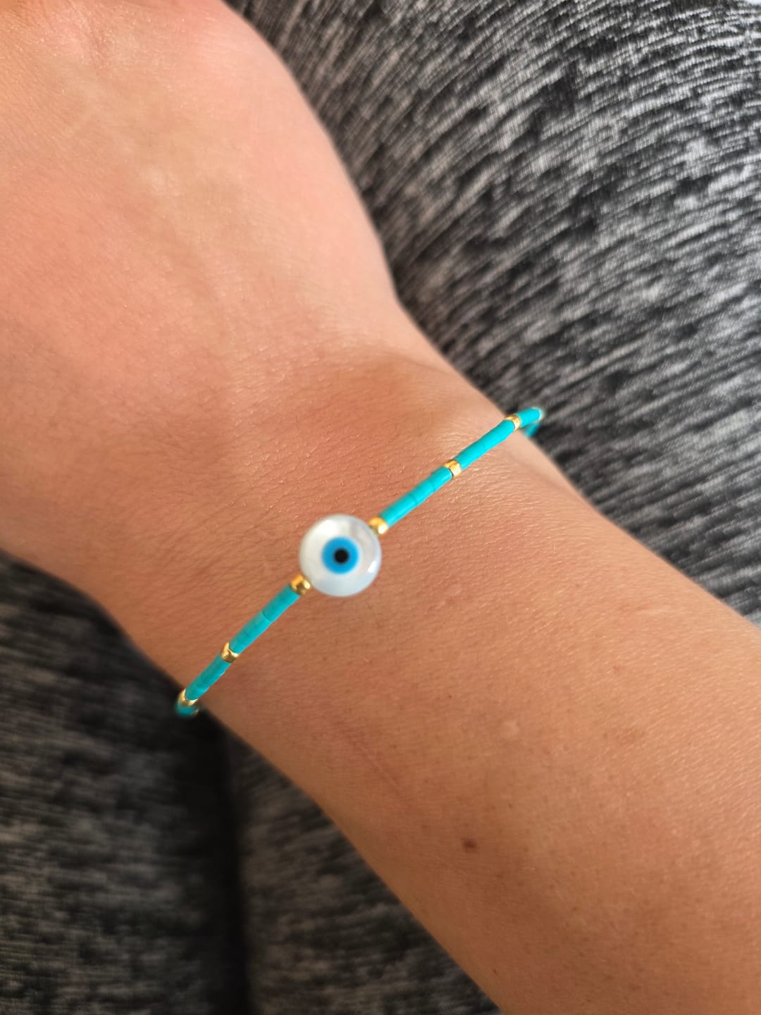 Customer photo review of Pulsera Chaquiras Con Ojo Turco