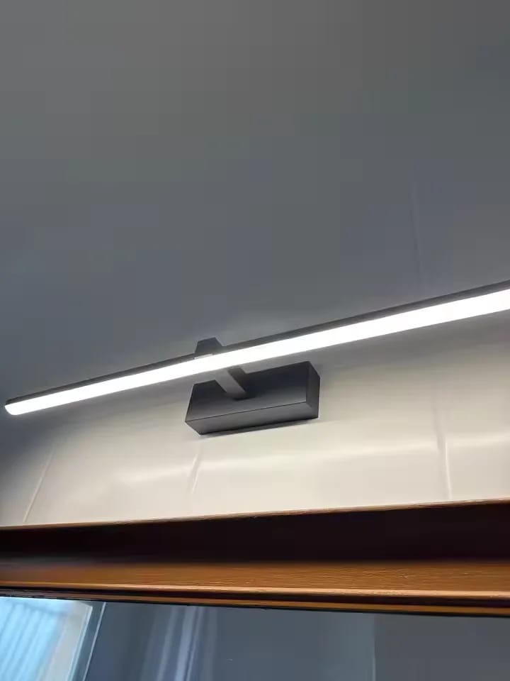 Customer photo review of Linear Picture & Mirror Light