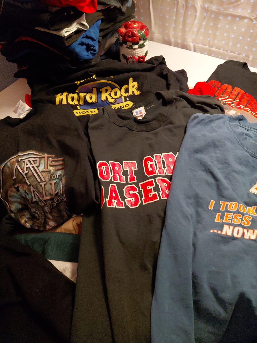 Customer photo review of Modern Graphic T-Shirts Bale