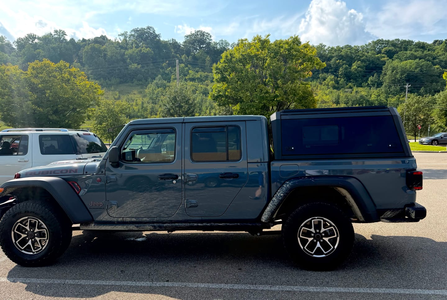 Customer photo review of OPENROAD Sliding Glass Side Truck Cap for Jeep Gladiator 2019-2026