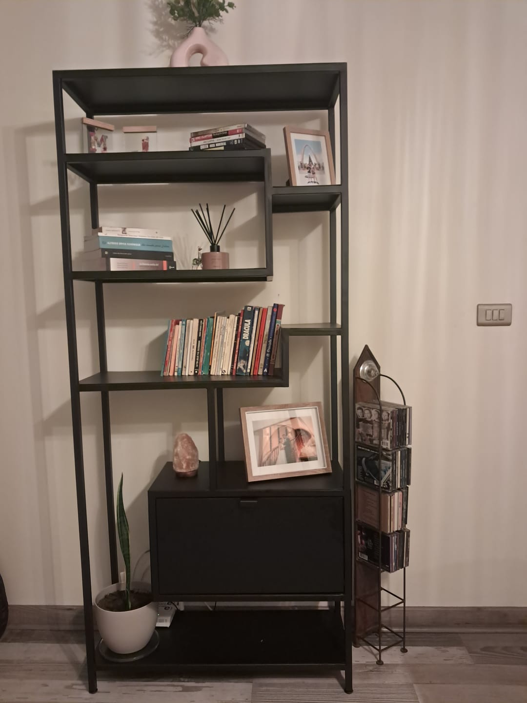 Customer photo review of Aparador Séparé METAL BLACK — Kallfu.cl