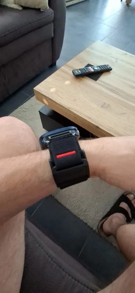 Customer photo review of Samsung Galaxy Sport Magnetic Nylon Watch Band – Ultra/Ultra2