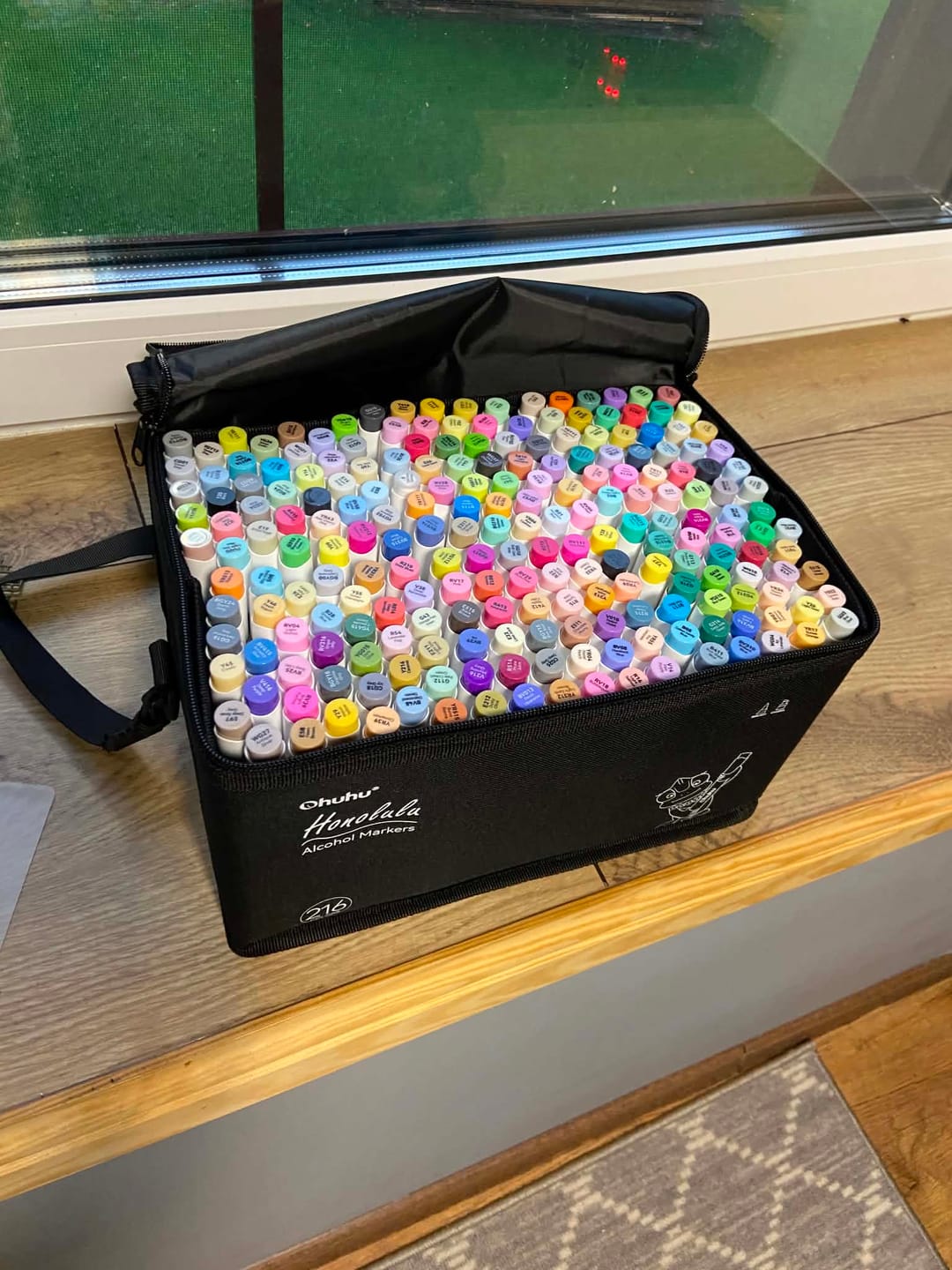 Customer photo review of Ohuhu Honolulu 216 Colors Dual Tips Alcohol Art Markers (New Color Codes)