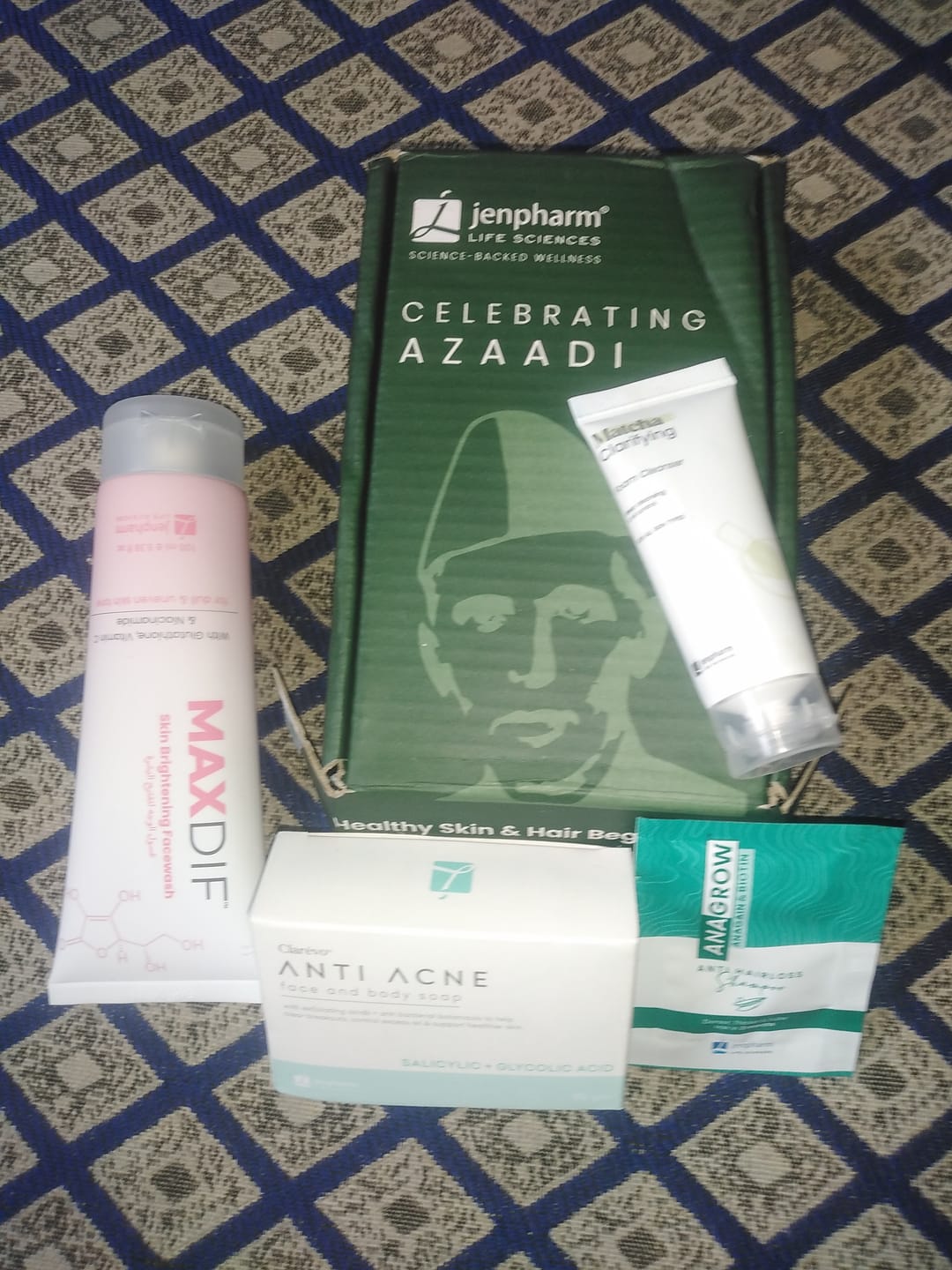 Customer photo review of Maxdif Facewash