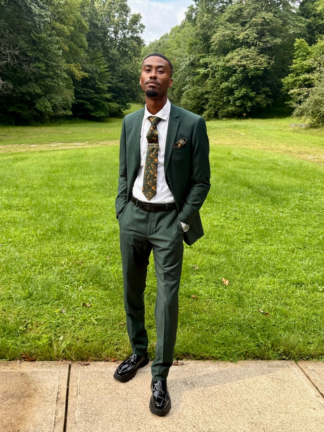 Customer photo review of Barry. Wang Emerald Green Tie for Wedding Floral Necktie Pocket Square Cufflinks Set
