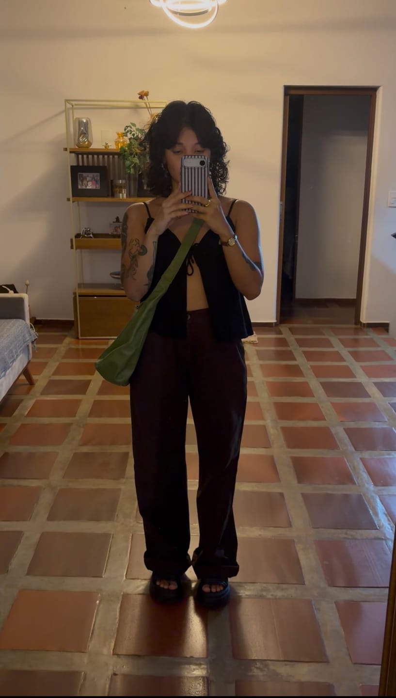 Customer photo review of Calça Jeans Wide Leg Buriti Marrom Escuro