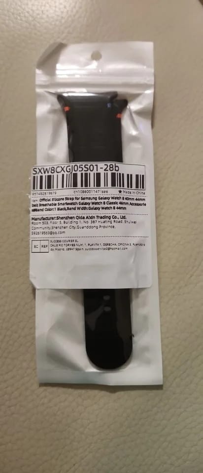 Customer photo review of Samsung Galaxy Silicone Two-Tone Sport Watch Band - Watch8/Watch8 Classic/Watch9