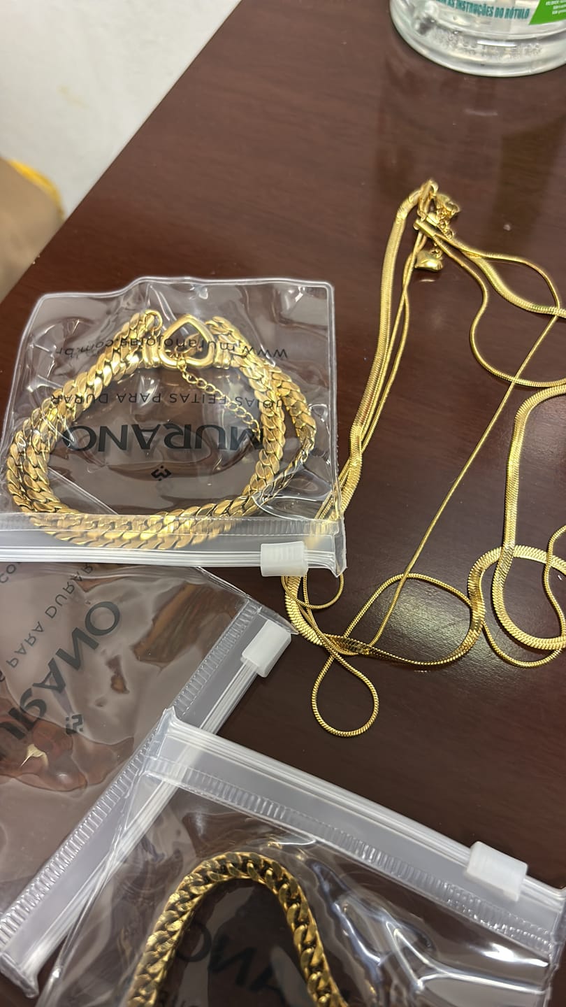 Customer photo review of Bracelete Romano Zircônia Banhado em Ouro 18K