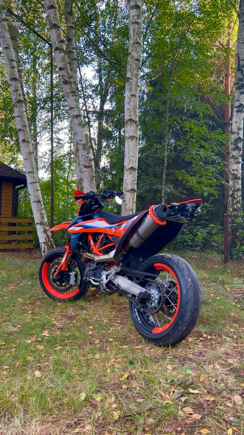 Customer photo review of 50/50 Supermoto Wheel Graphics