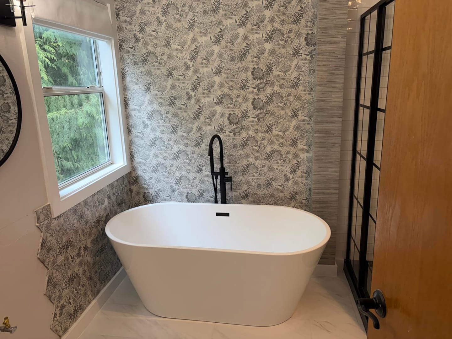Customer photo review of Bringnox 50%/70%/100% Blackout Motorized Linen Roman Shades