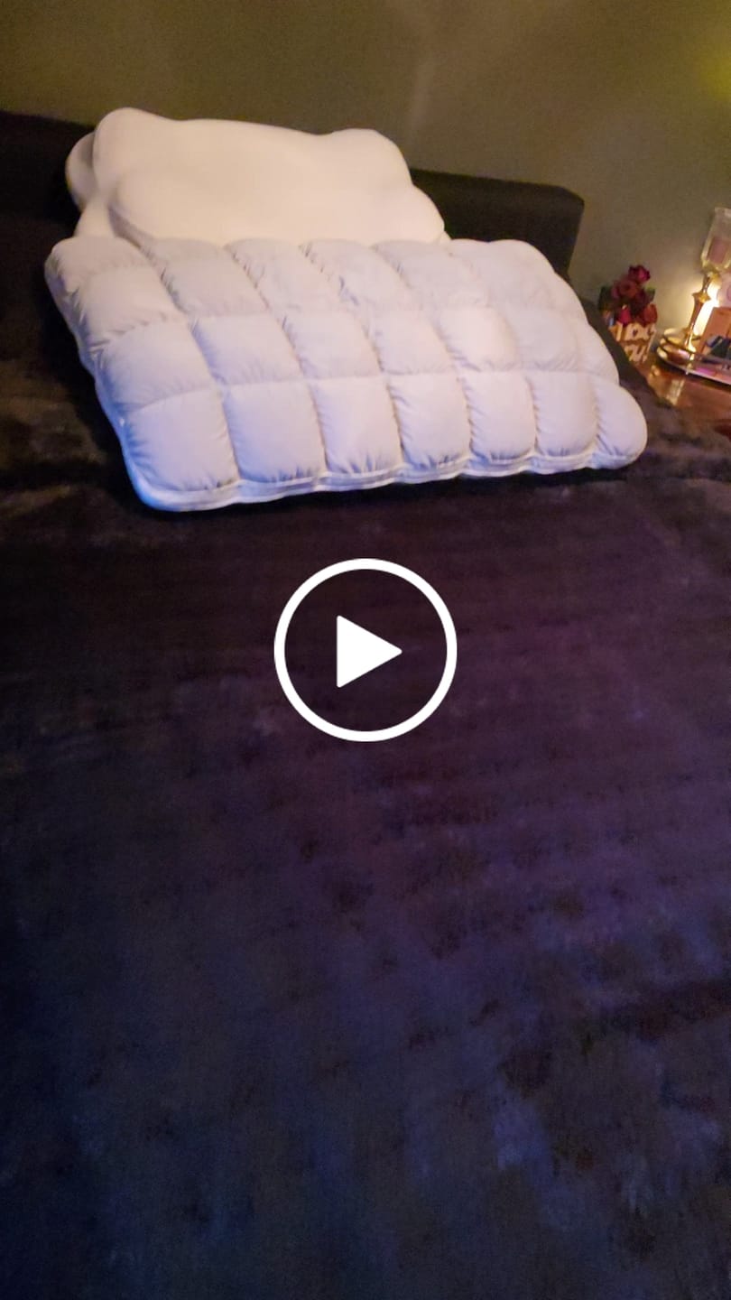 Customer video review of Cloud Throw Blanket
