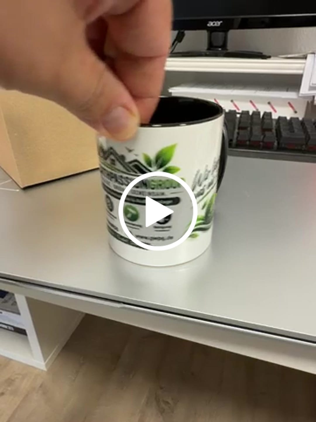 Customer video review of TassenExpress - Becher Keramik Tasse mit Logo bedruckt 325ml Firmenlogo