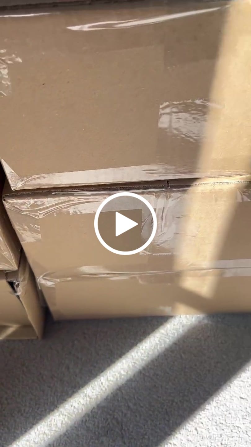 Customer video review of 220 x 160 x 77mm White Die cut Mailing Box ECO Friendly B64