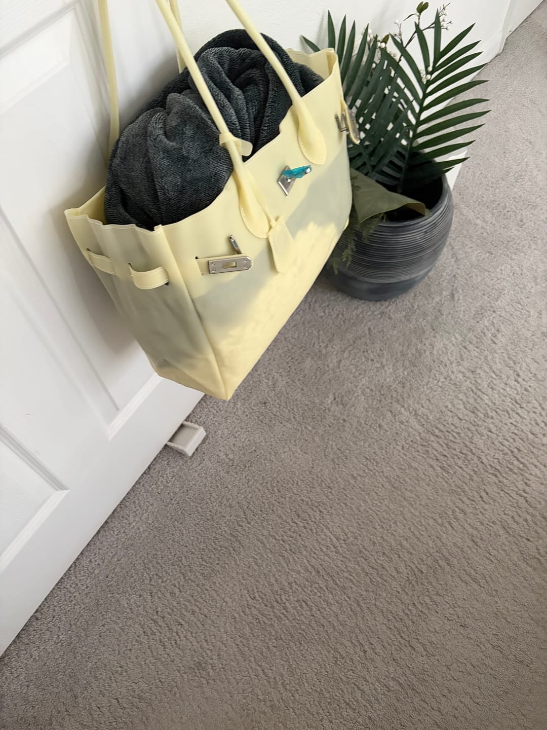 Customer photo review of Cream Jelly Mood Bag – Large
