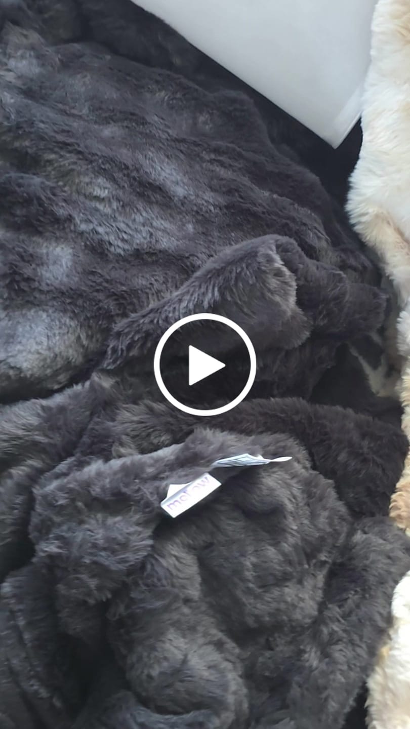 Customer video review of Cloud Throw Blanket