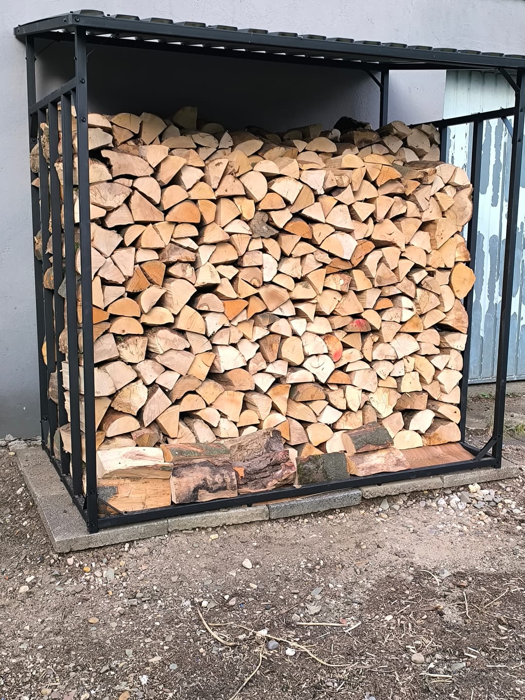 Customer photo review of Gartenzeit® Premium Kaminholzregal für den Außenbereich – XXL, extra stabil & wetterfest