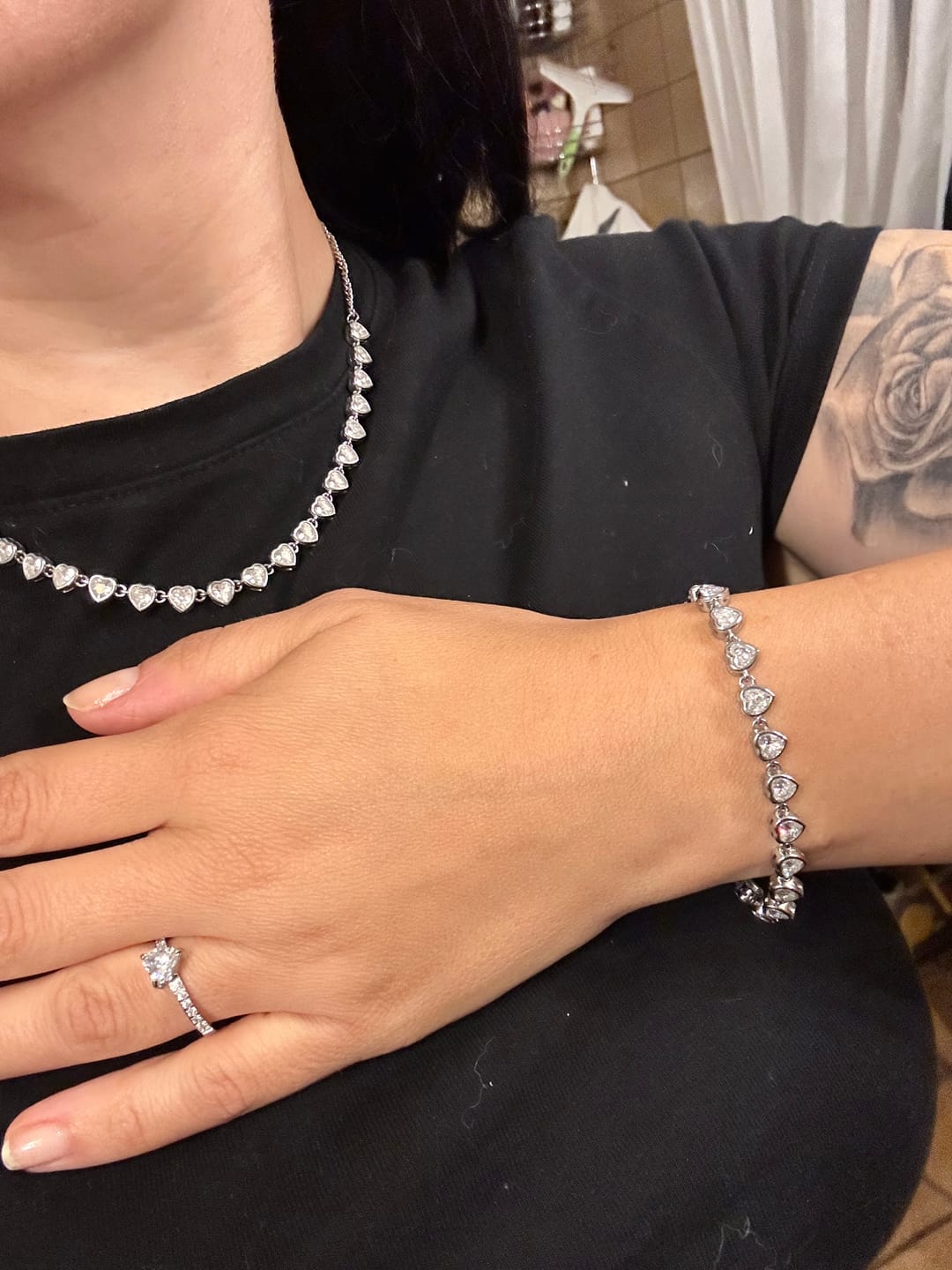 Customer photo review of Drop Heart Halskette | 18K vergoldet